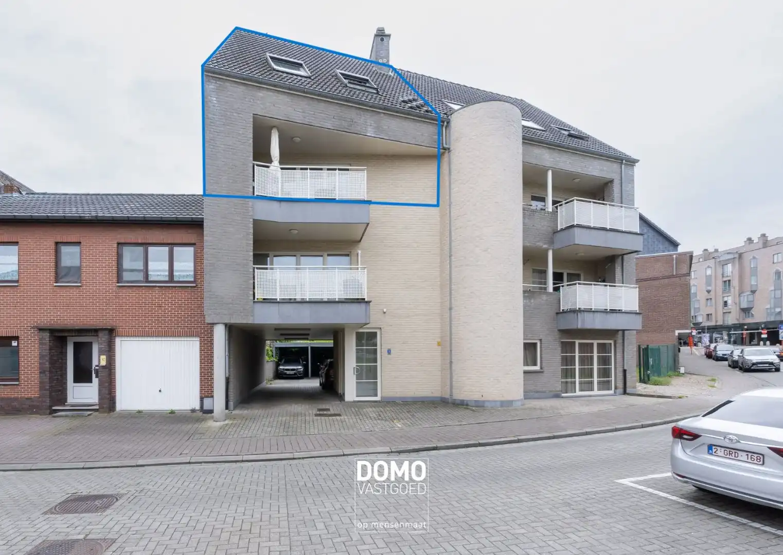 MODERN DUPLEXAPPARTEMENT MET TERRAS EN AUTOSTANDPLAATS IN LANAKEN foto 11