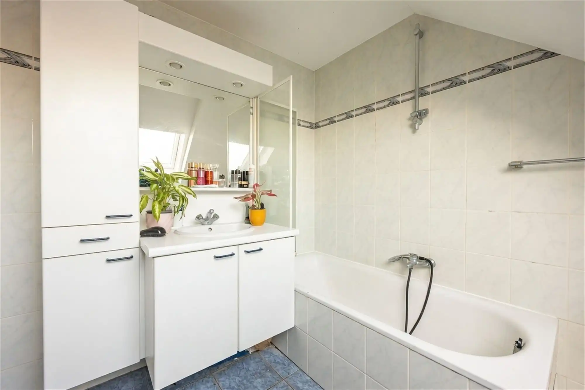 Cozy dakappartement inclusief autostaanplaats foto 9