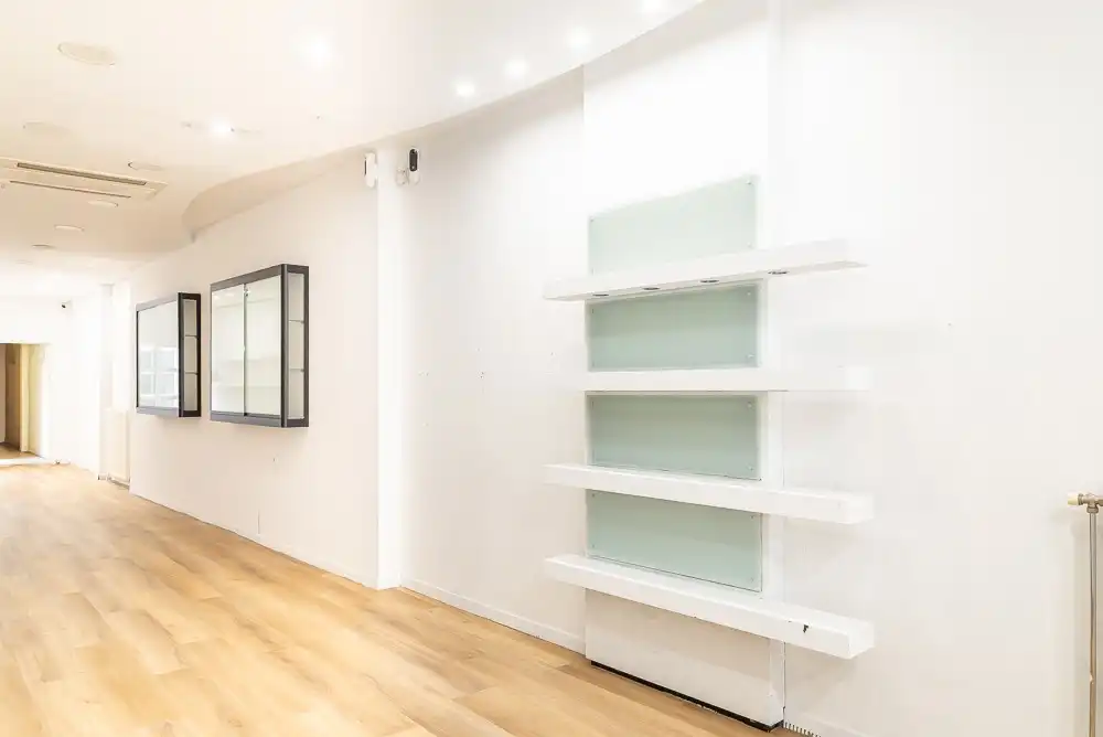 Veelzijdig handelspand op toplocatie in het centrum van Lanaken foto 8