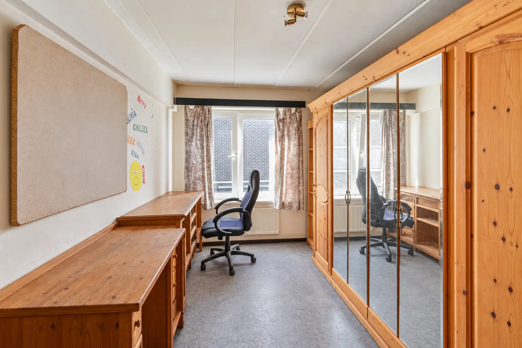 Centraal gelegen appartement met garage foto 6
