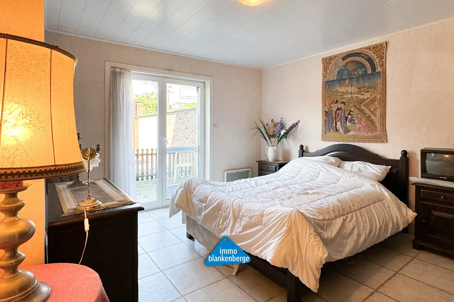 Gelijkvloers Appartement met Twee Slaapkamers foto 12