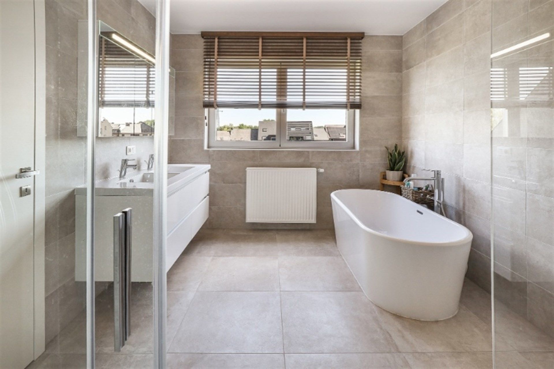 Prachtig recent appartement met 2 slaapkamers in de stadsrand foto 7