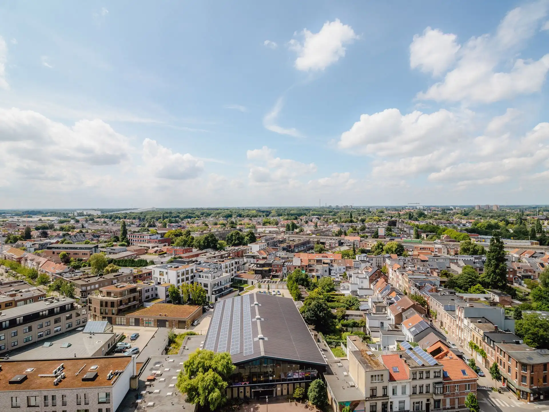 Licht appartement met panoramisch uitzicht in Wilrijk foto 16