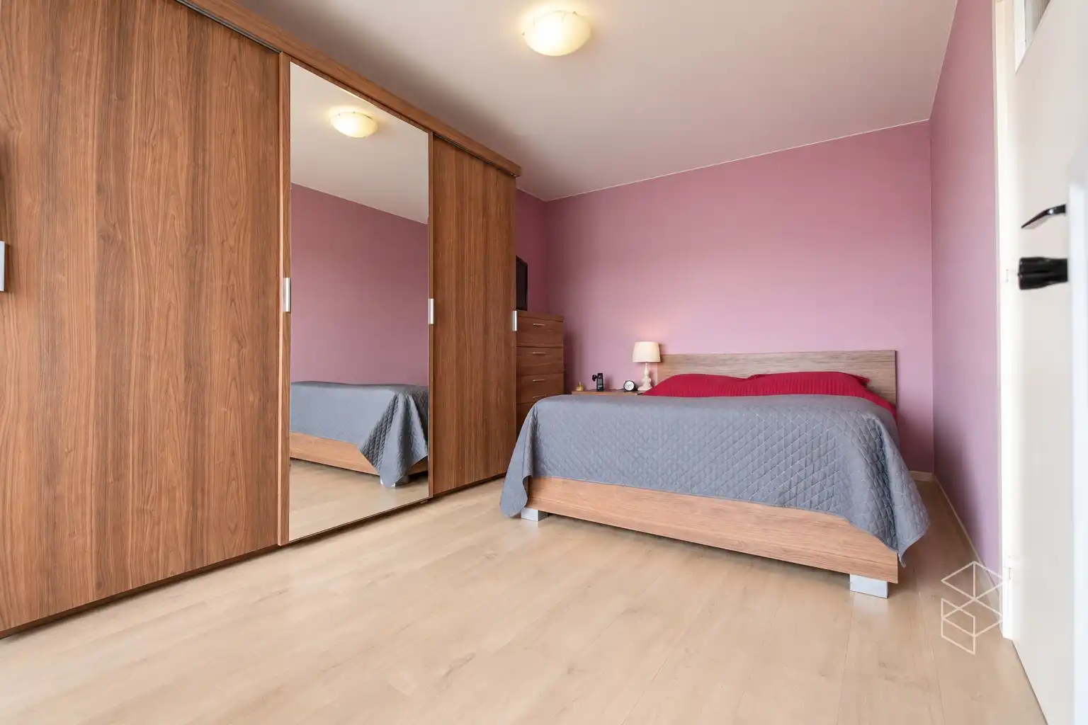 Lichtrijk hoekappartement met 2 slaapkamers en terras op topligging in Assebroek foto 7