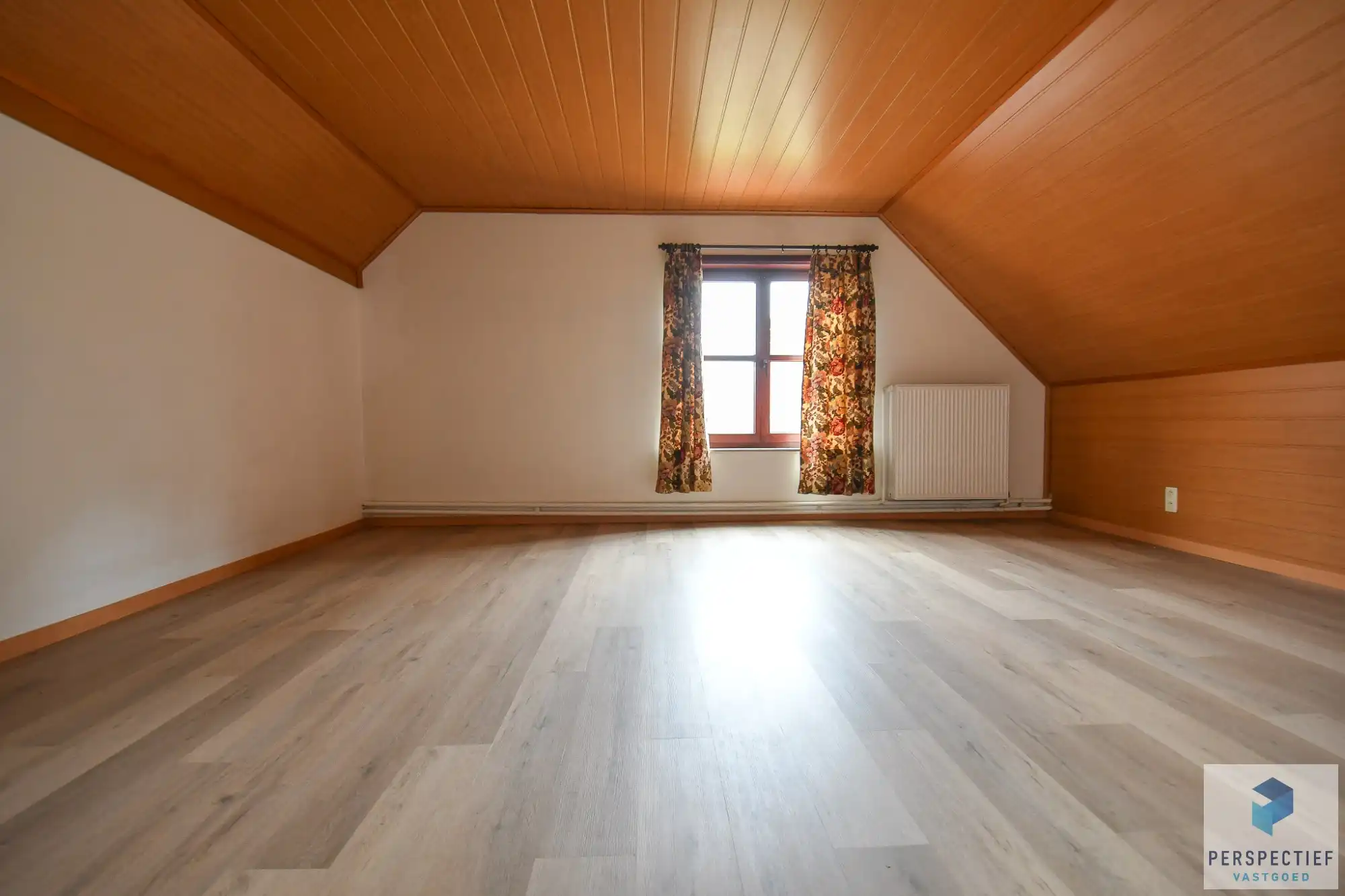 Ruime charmante villa met 4 GROTE slaapkamers, garage,&nbsp;&nbsp;tuin en bijhuis in rustige en landelijk omgeving. foto 15
