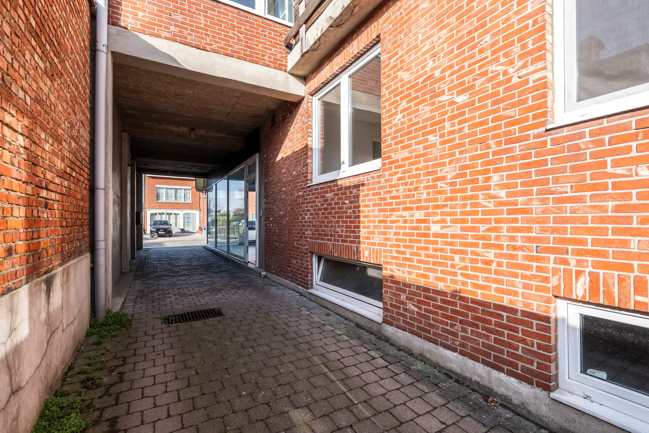 Multifunctionele woning met magazijn en showroom foto 20