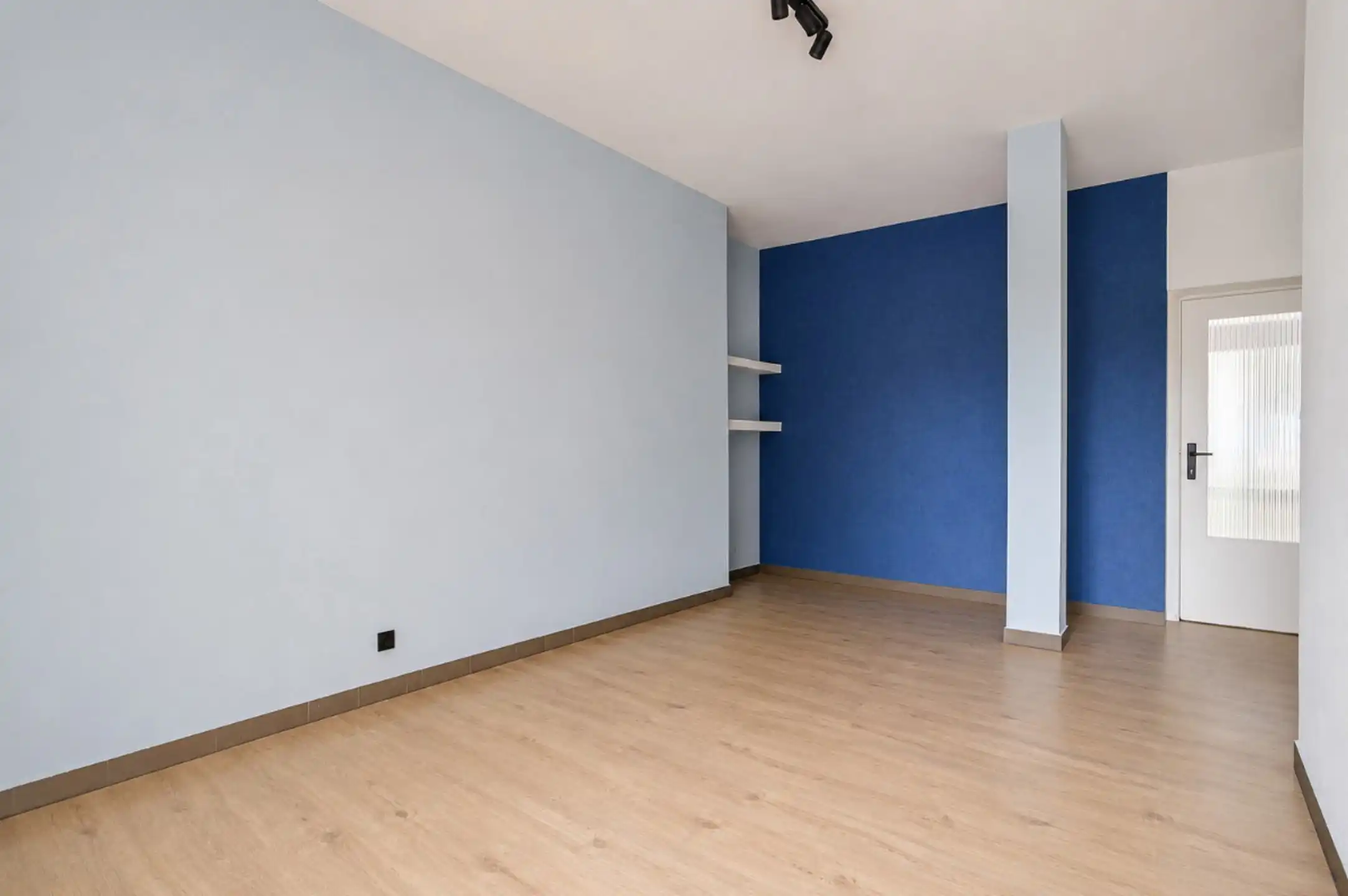 Gelijkvloerse handelsruimte op commerciële toplocatie foto 8