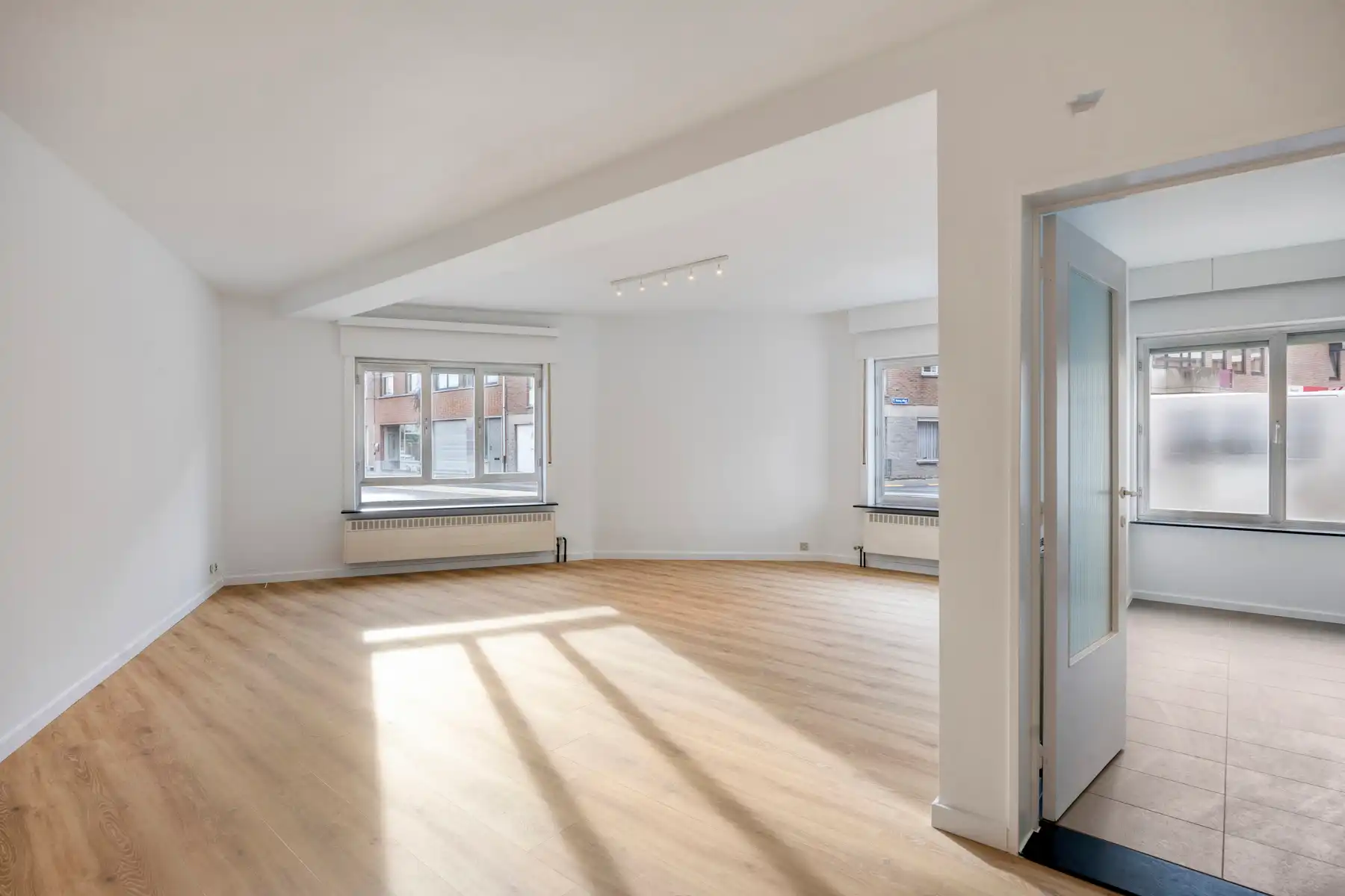 gelijkvloersappartement met twee slaapkamers foto {{pictureIndex}}