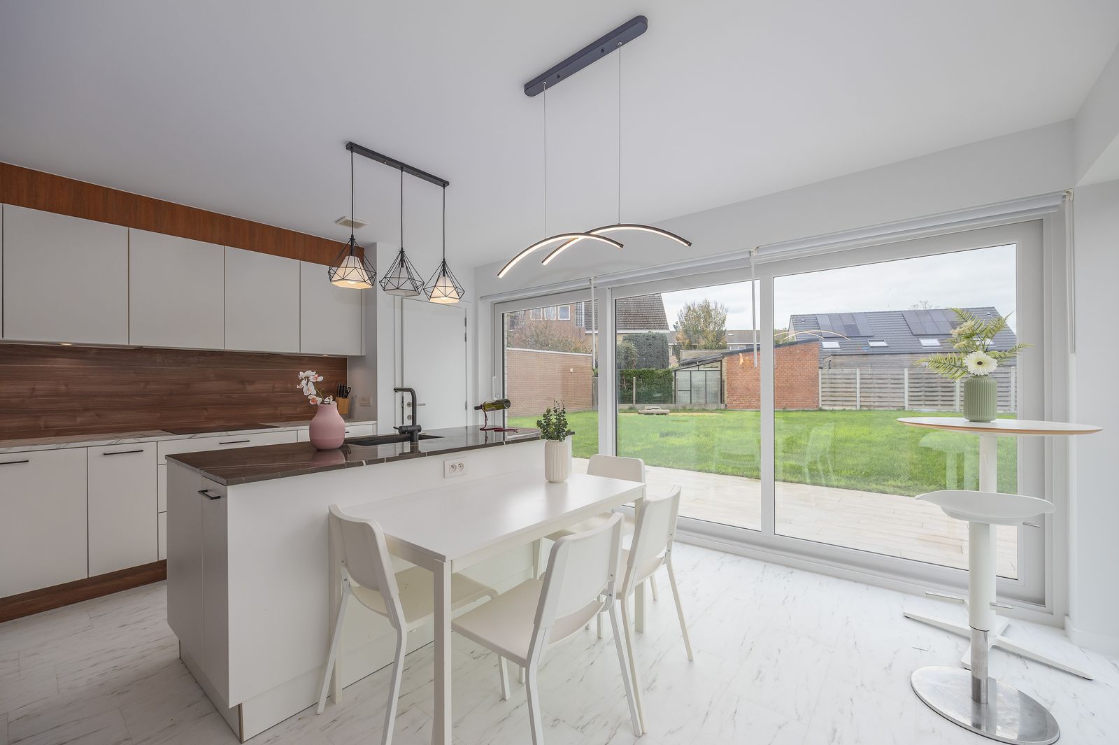 Recente vrijstaande villa op een royaal perceel (1044 m2) foto 6