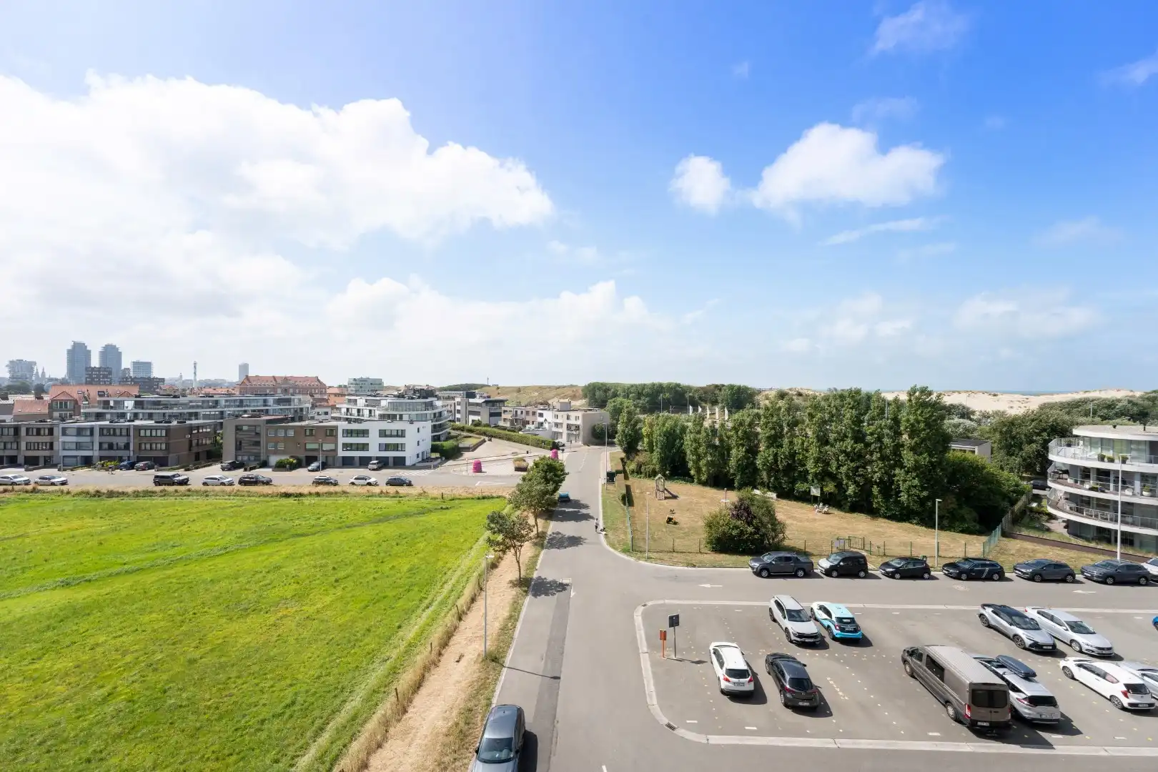 Instapklaar gemeubeld 2-slaapkamerappartement met zeezicht en duinenzicht te Bredene  foto 16
