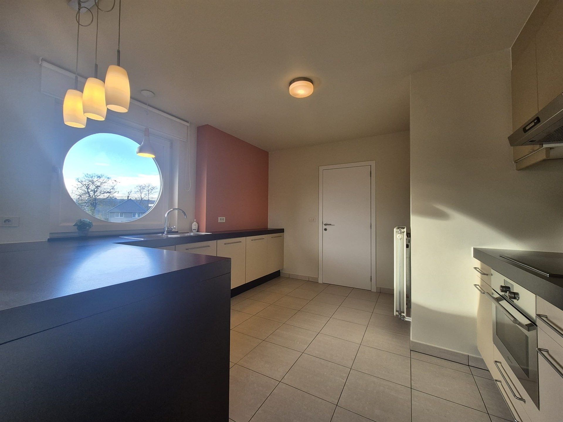 Zeer mooi rustig gelegen instapkaar appartement met garage. foto 9