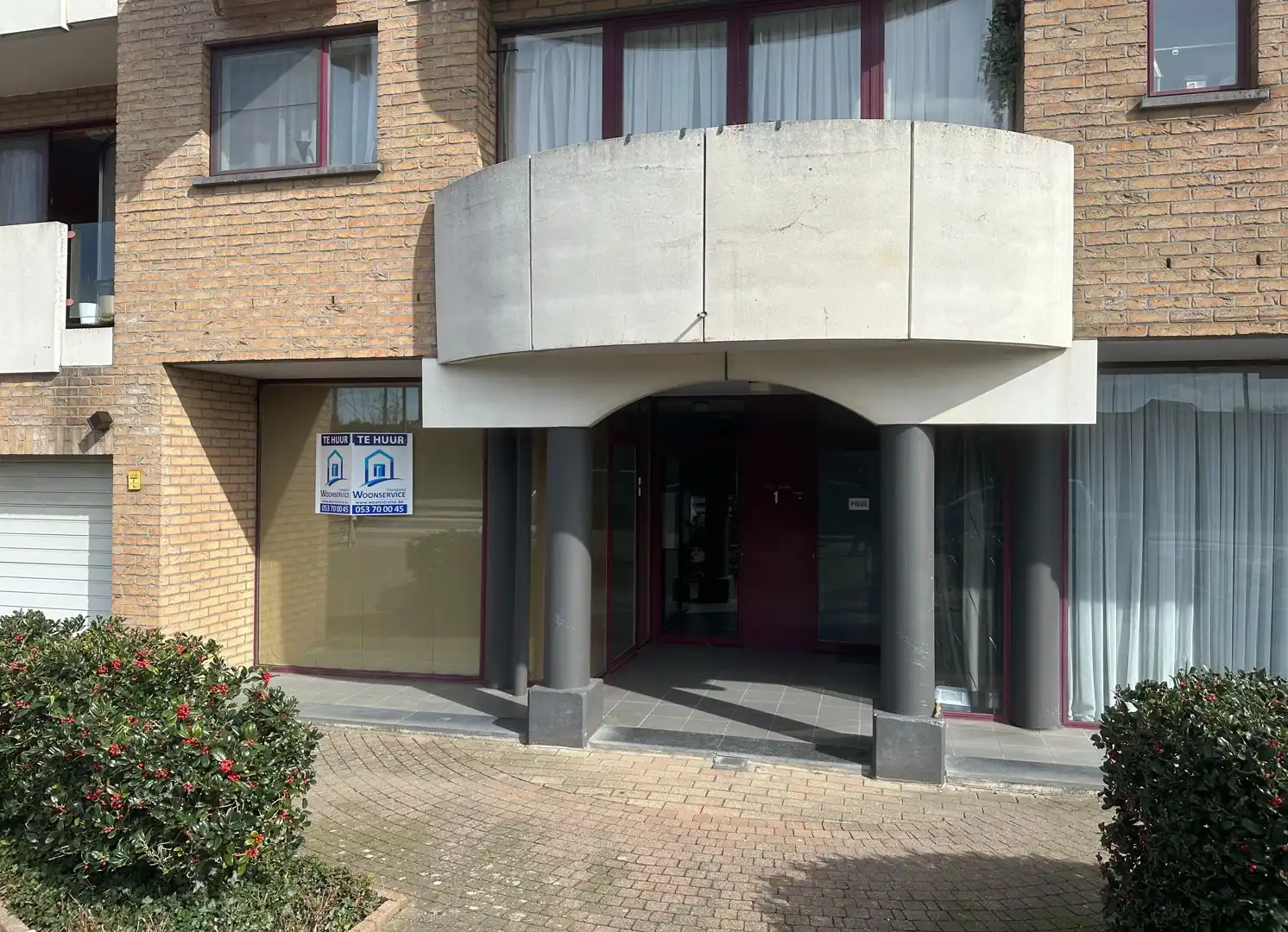 Commerciële ruimte te huur Stationsstraat 1/1 - 9470 Denderleeuw
