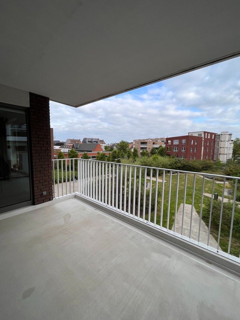 Zeer aangenaam 2-slaapkamerappartement met ruim terras en open zicht te Dok Noord foto 18