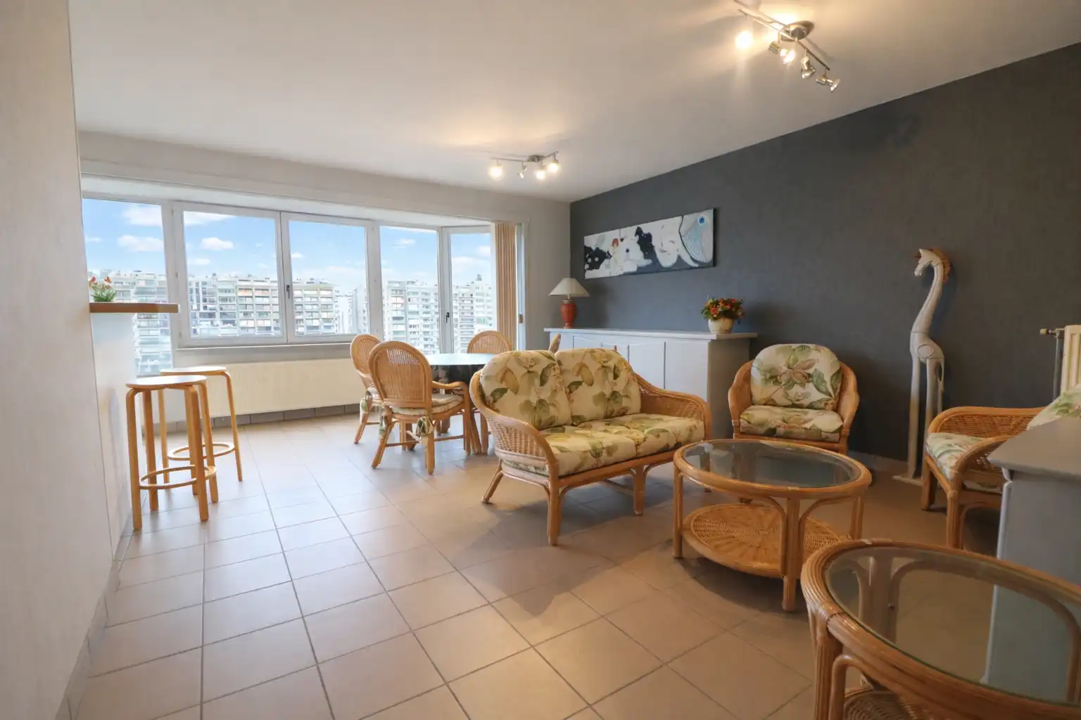 Goed onderhouden 2-slaapkamerappartement aan de Jachthaven van Blankenberge.  foto {{pictureIndex}}