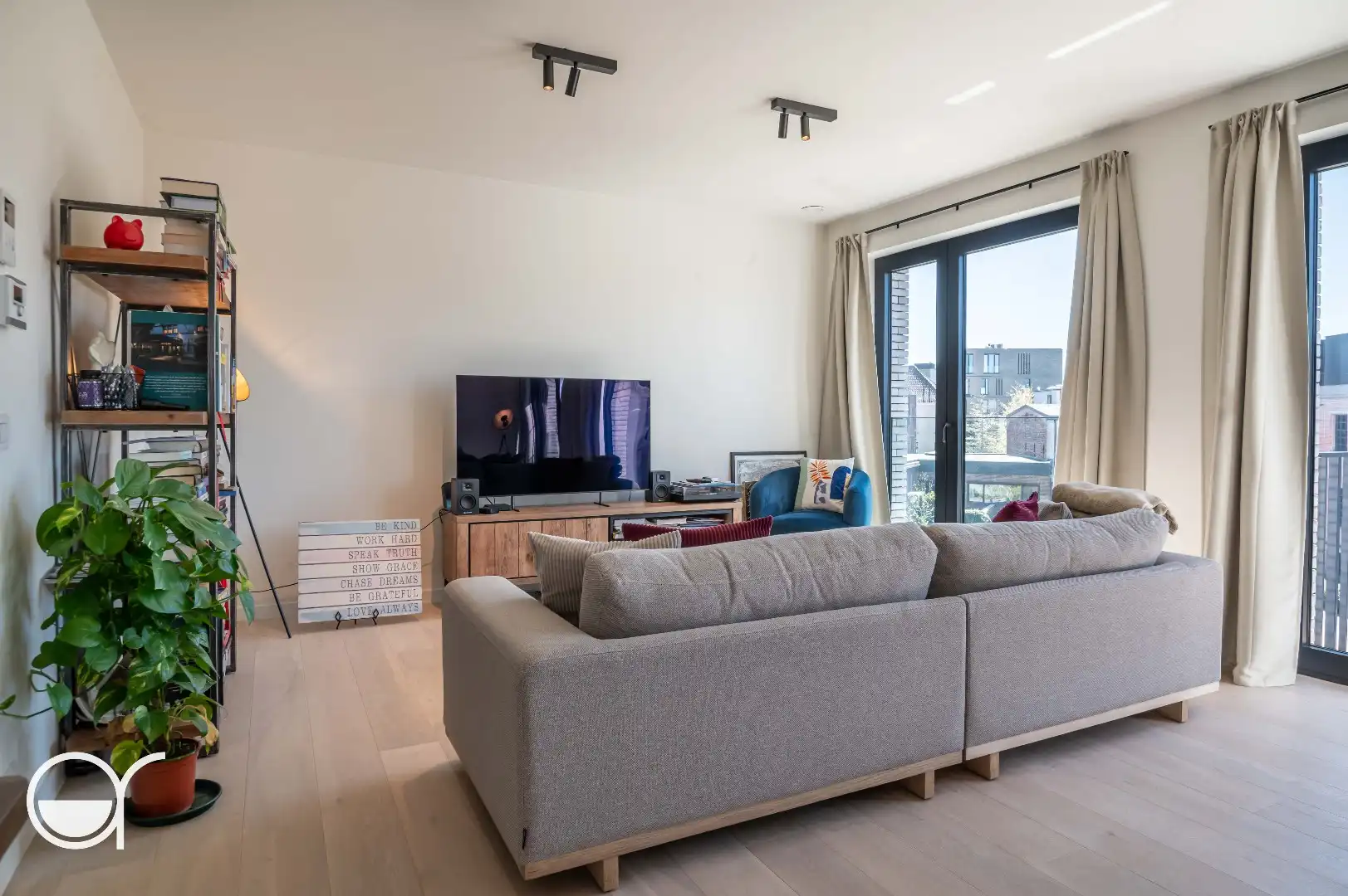 Luxe drieslaapkamerappartement aan de Ham foto 2
