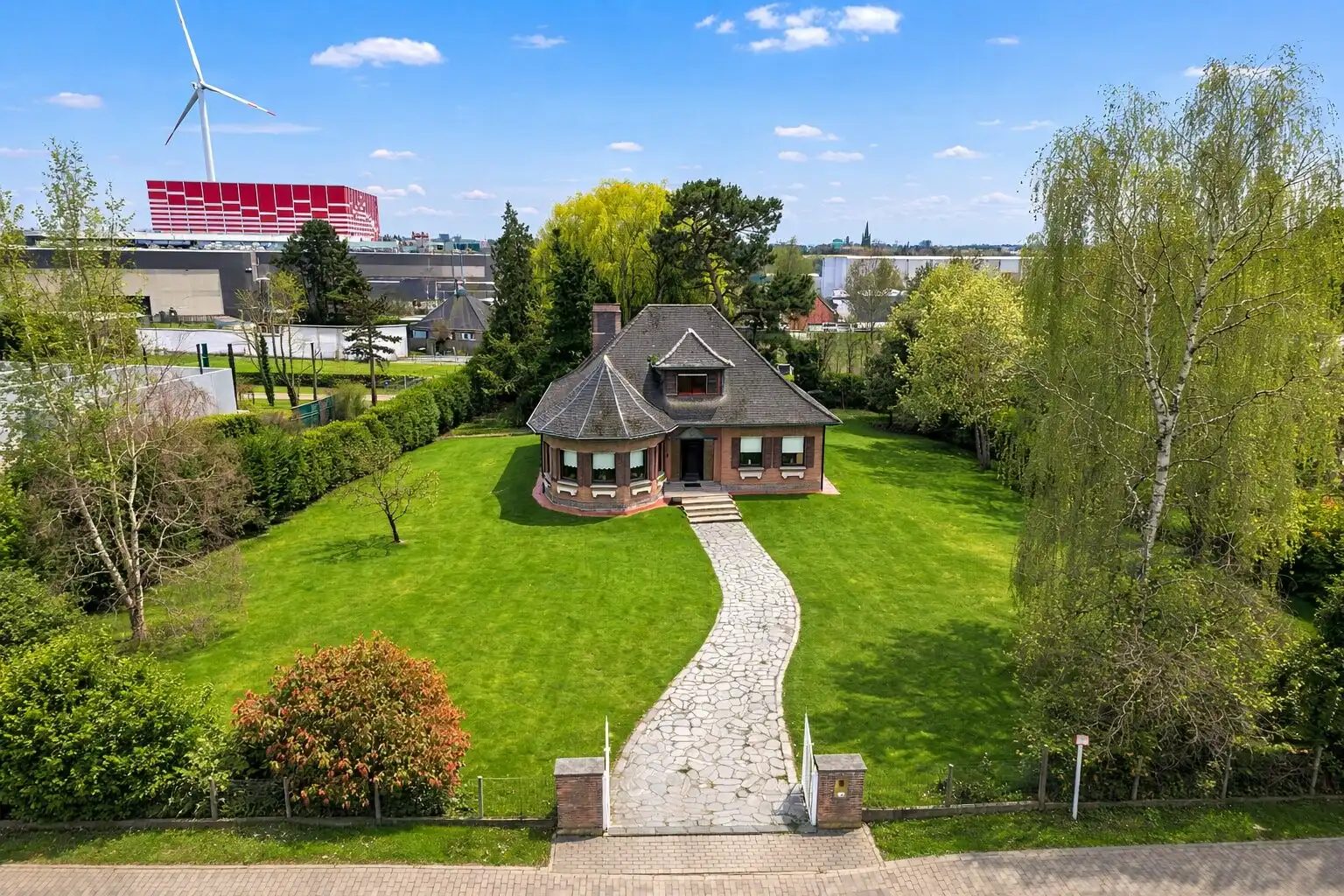 Hoofdfoto van de publicatie: Roeselare – Unieke karakterwoning met ruime tuin
