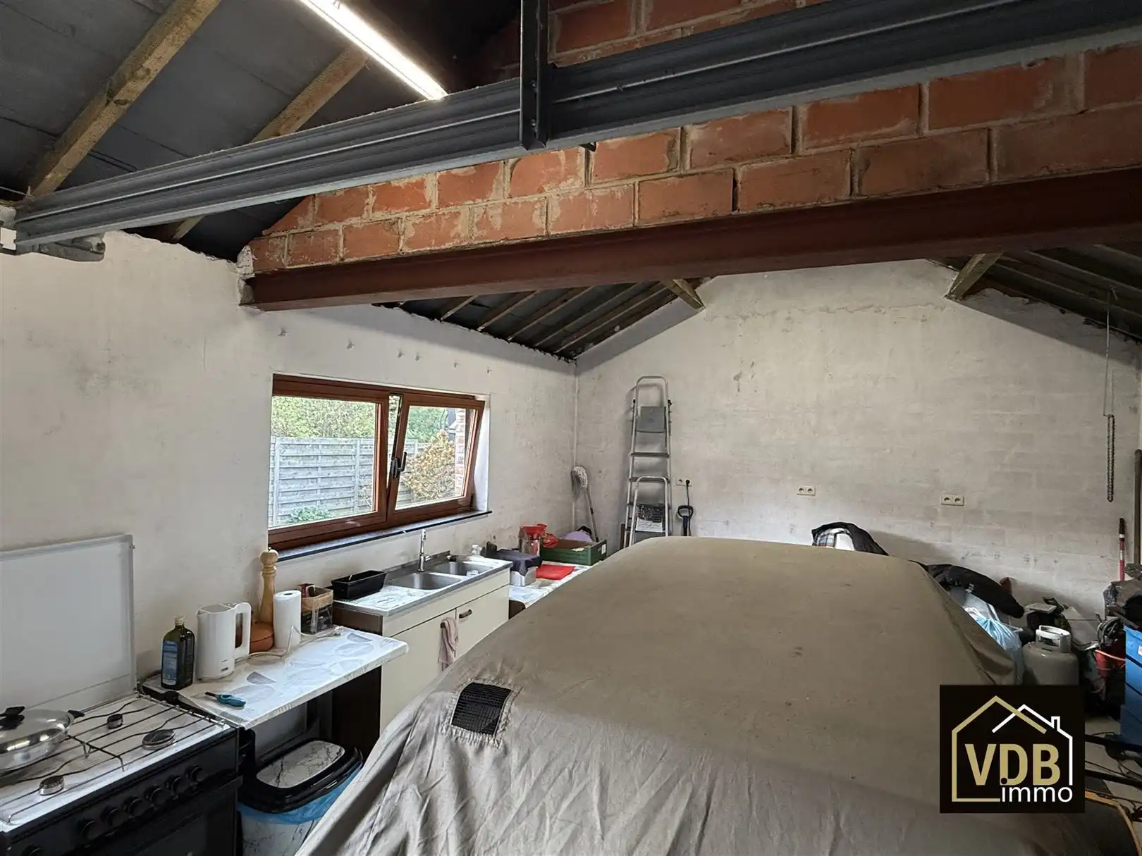 Instapklare halfopen bebouwing met 3 slaapkamers foto 87