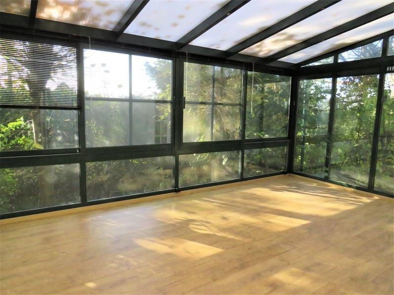 Villa met zonnige tuin in een rustige buurt foto 5