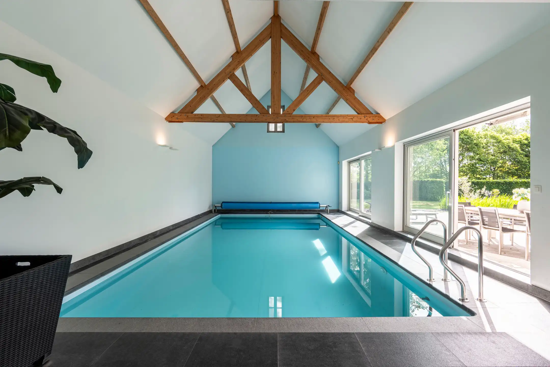 Instapklare villa met 4 slpks en binnenzwembad op 2232m² foto 10