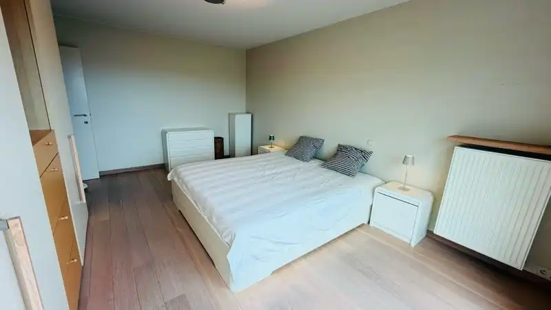 Exclusieve penthouse met 2 slaapkamers, royaal zonneterras en uniek groen uitzicht foto 24