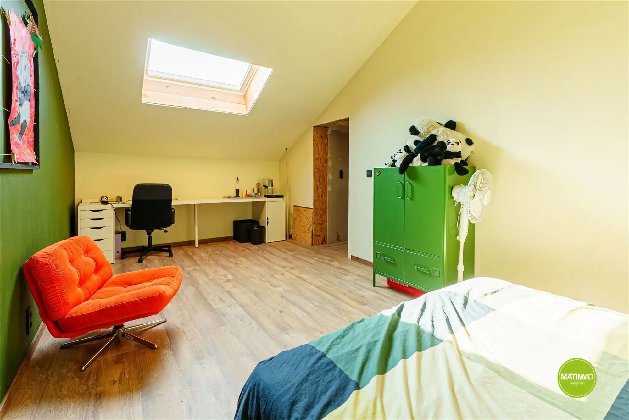 Gerenoveerde, instapklare gezinswoning met 5 slaapkamers foto 24