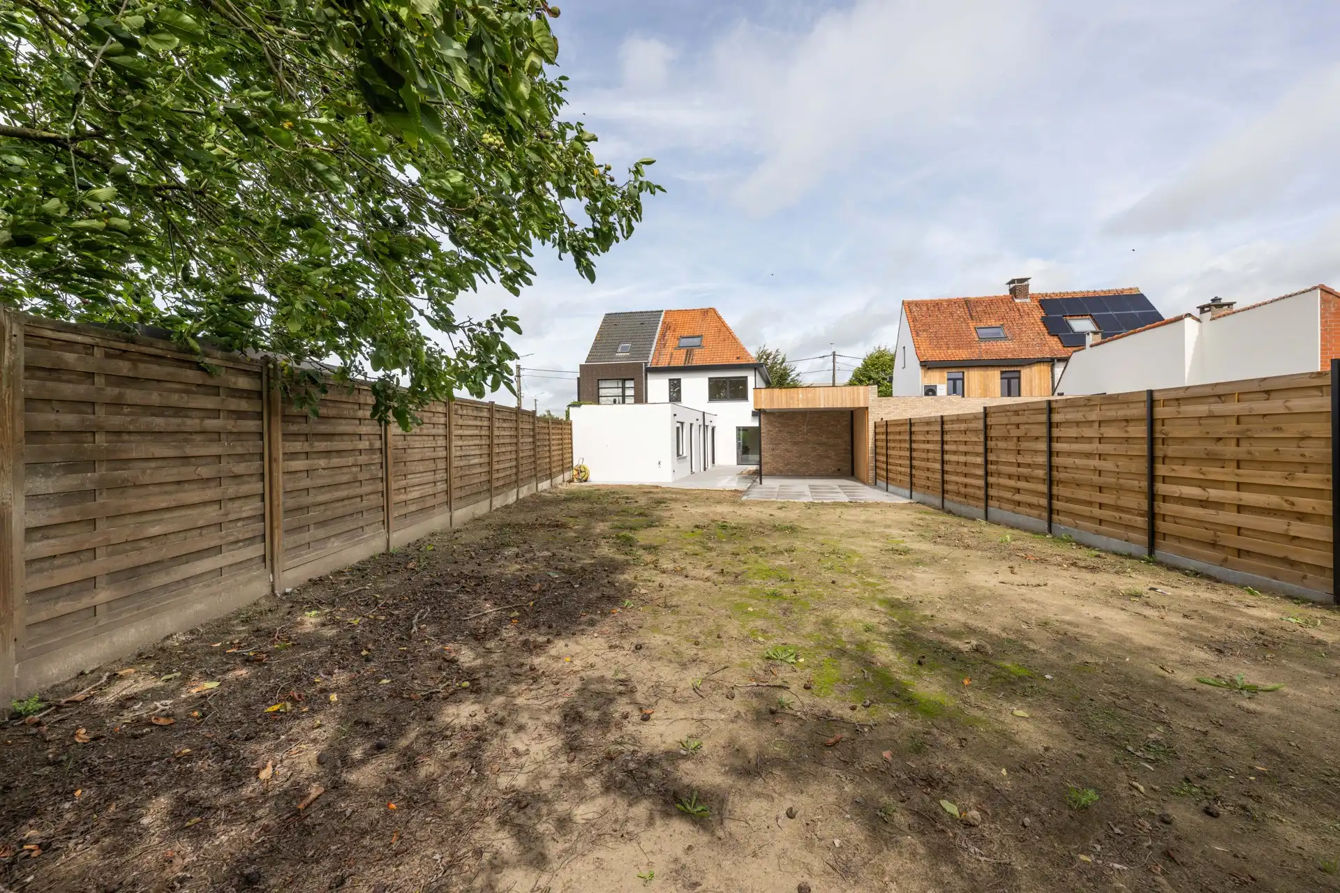Prachtige tot in de puntjes gerenoveerde halfopen bebouwing met 3 slaapkamers, aparte garage en zuidgerichte tuin te koop in het hartje van Sint-Baafs-Vijve foto 29