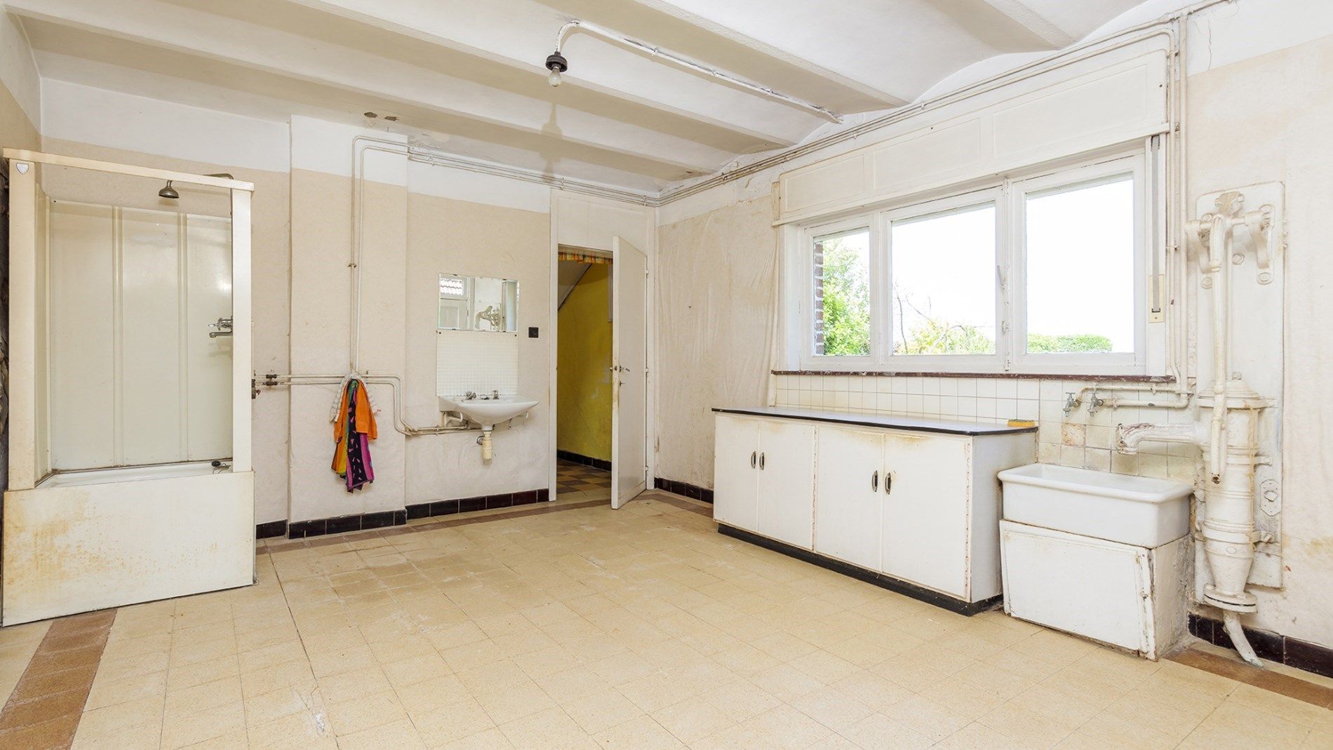 Woning,  mogelijks op te splitsen naar 2 woningen foto 7