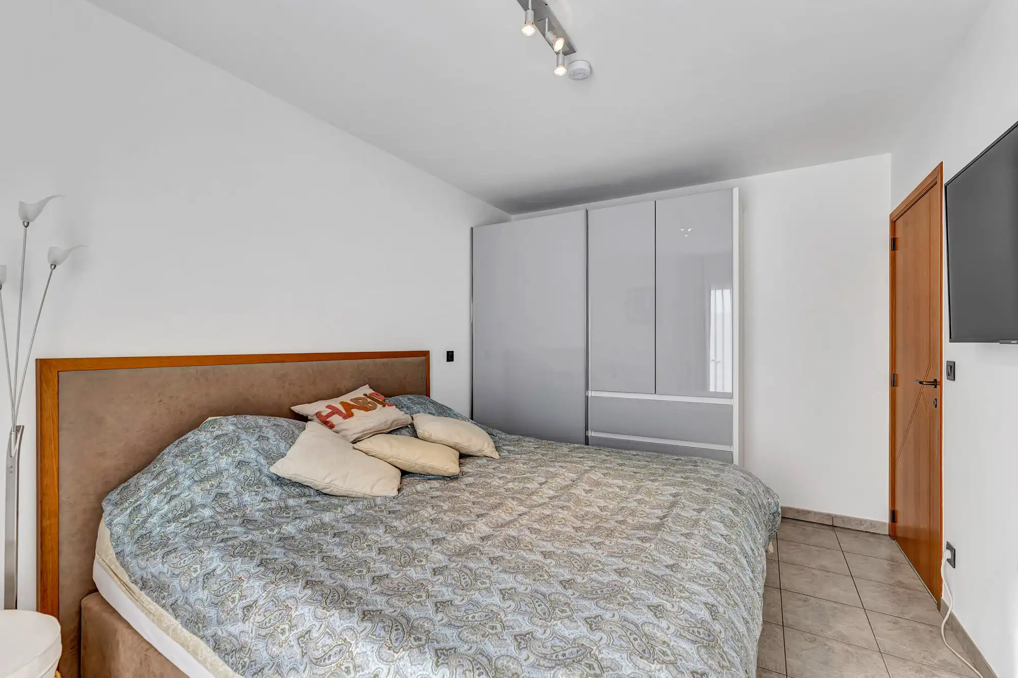 Instapklaar, centraal gelegen appartement met garage foto 15