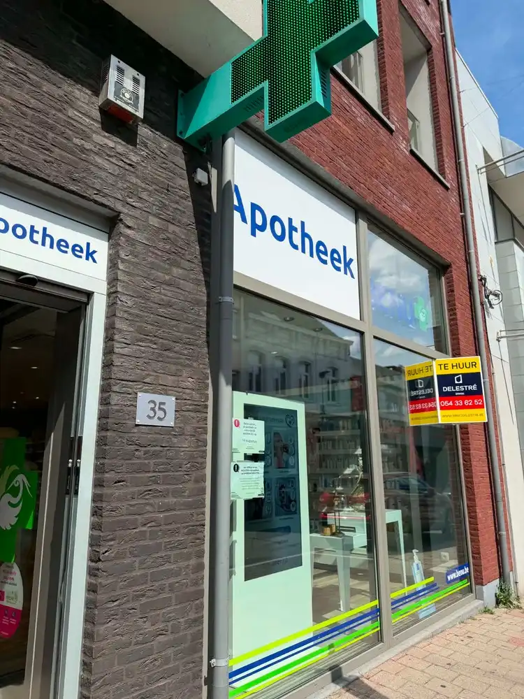 Modern commercieel pand op topligging nabij H&M en HEMA foto 14