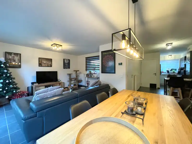 RECENTE WONING MET DRIE SLAAPKAMERS EN AUTOSTAANPLAATS TE WONDELGEM foto 2