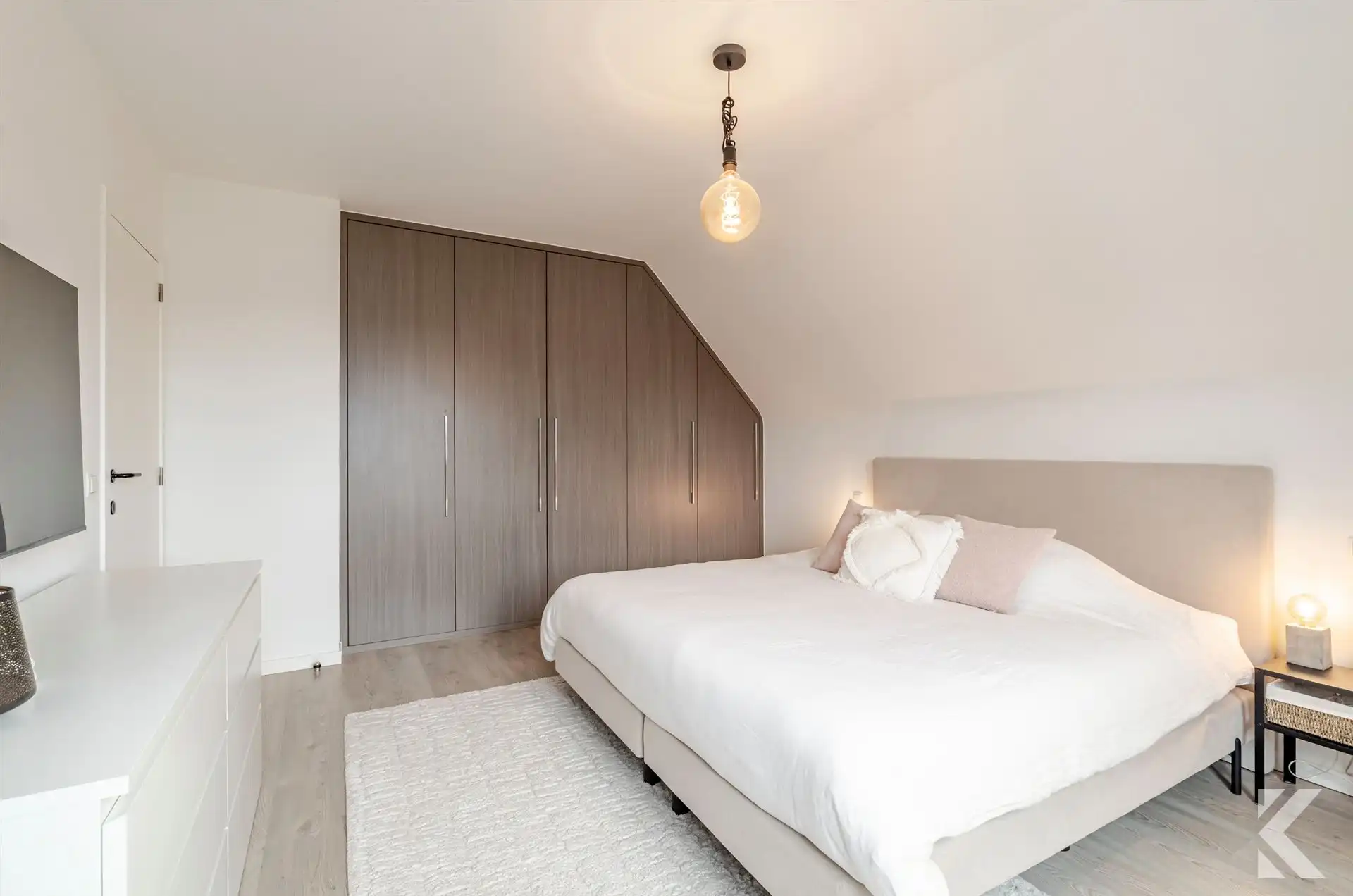 Lichtrijke duplex, 2 slpk., prachtige keuken & badkamer foto 11