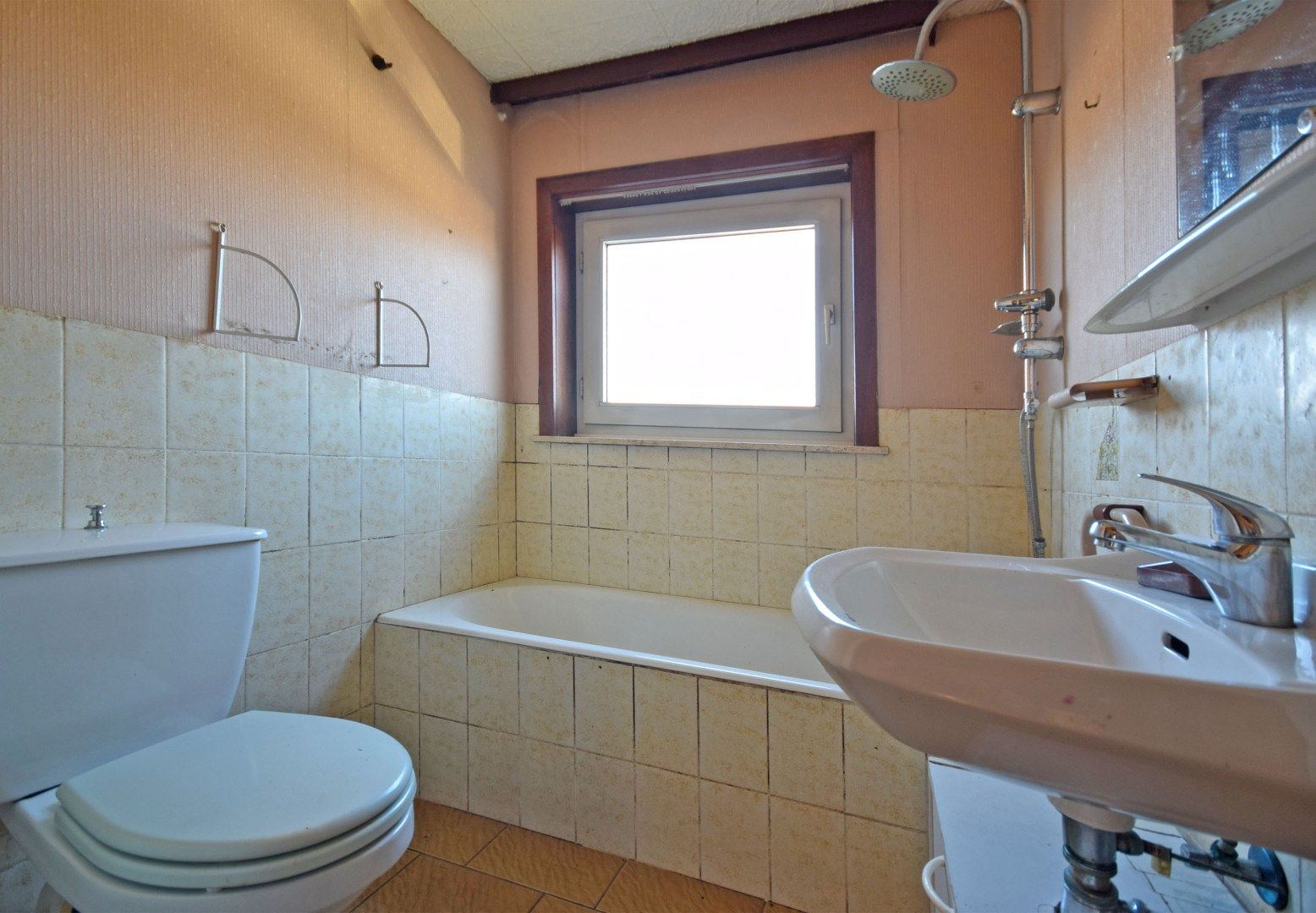 HALFOPEN BEBOUWING MET POTENTIEEL foto 13