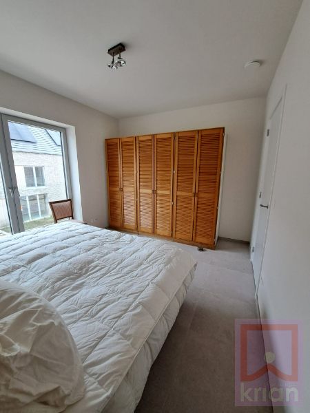 BEMEUBELDE woning met 3 slaapkamers, tuin en carport. foto 20