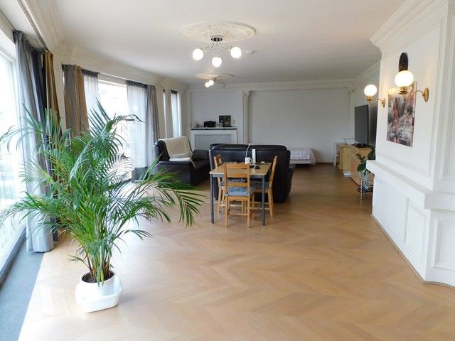 Ruim appartement met terras in het centrum foto 2