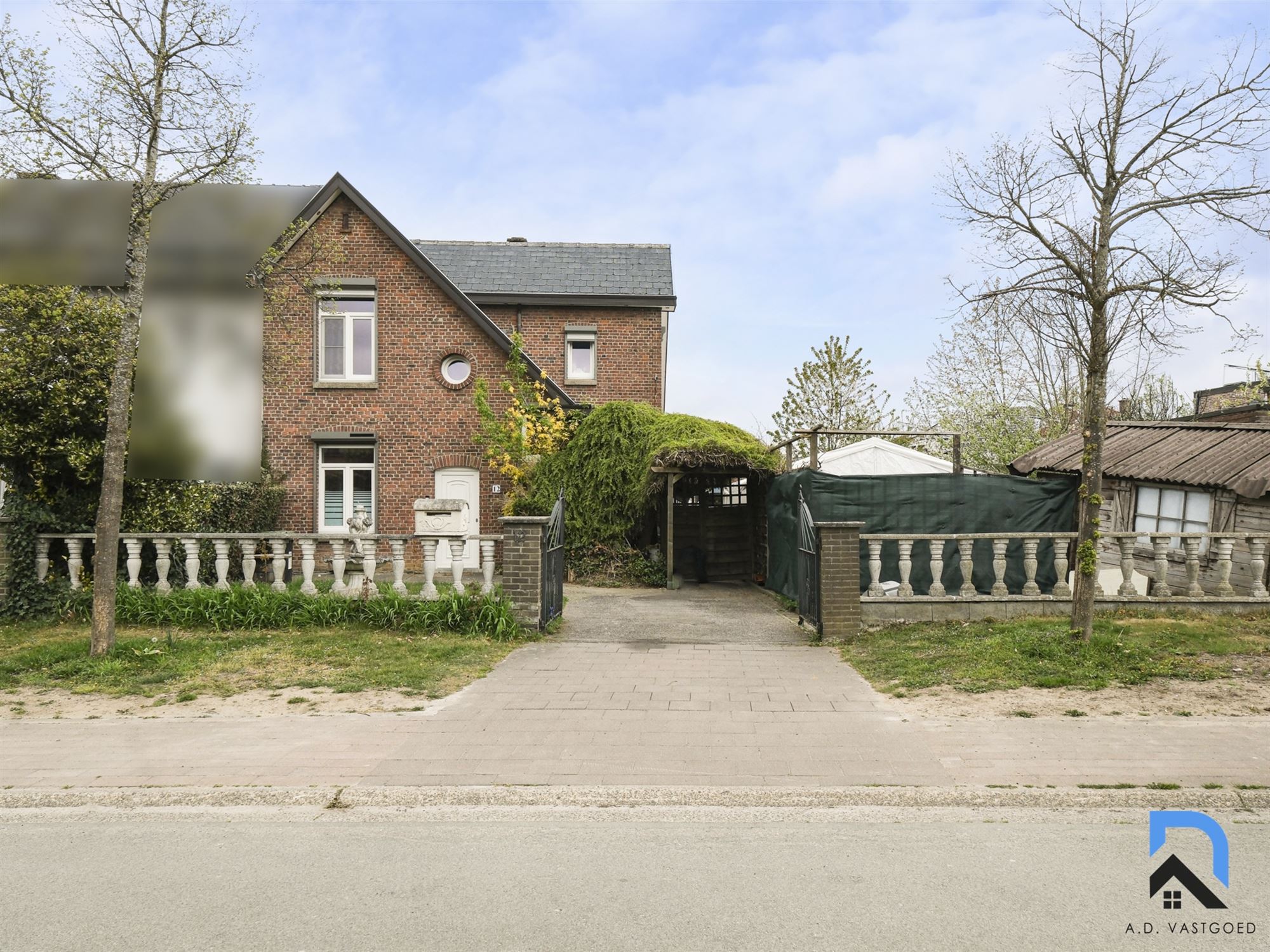 Mooie woning met 3 slaapkamers in Zwartberg foto {{pictureIndex}}