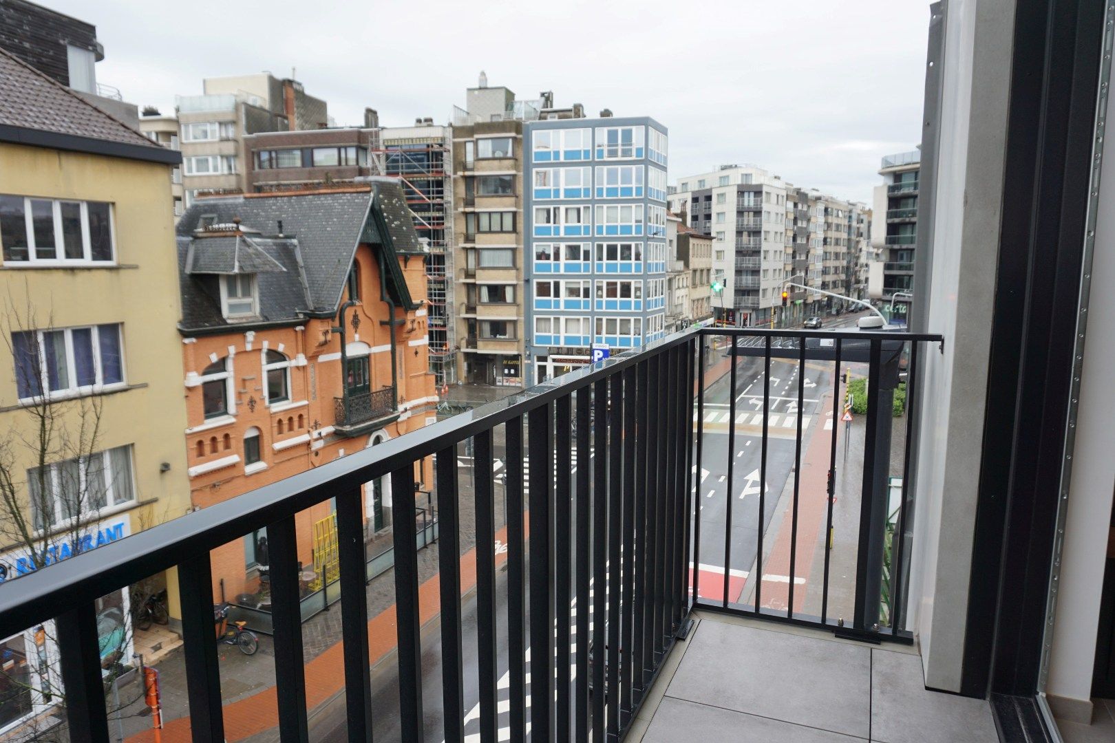 NIEUWBOUWAPPARTEMENT MET 2 SLAAPKAMERS EN AUTOSTAANPLAATS NABIJ PETIT PARIS foto 4