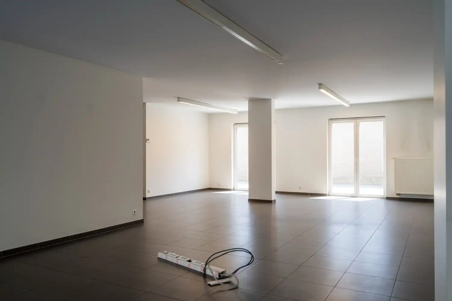 VEELZIJDIGE HANDELSRUIMTE foto 6