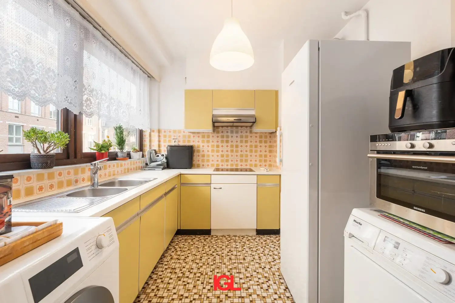 Ruim 2-kamer appartement met garage nabij het centrum van Halle foto 8