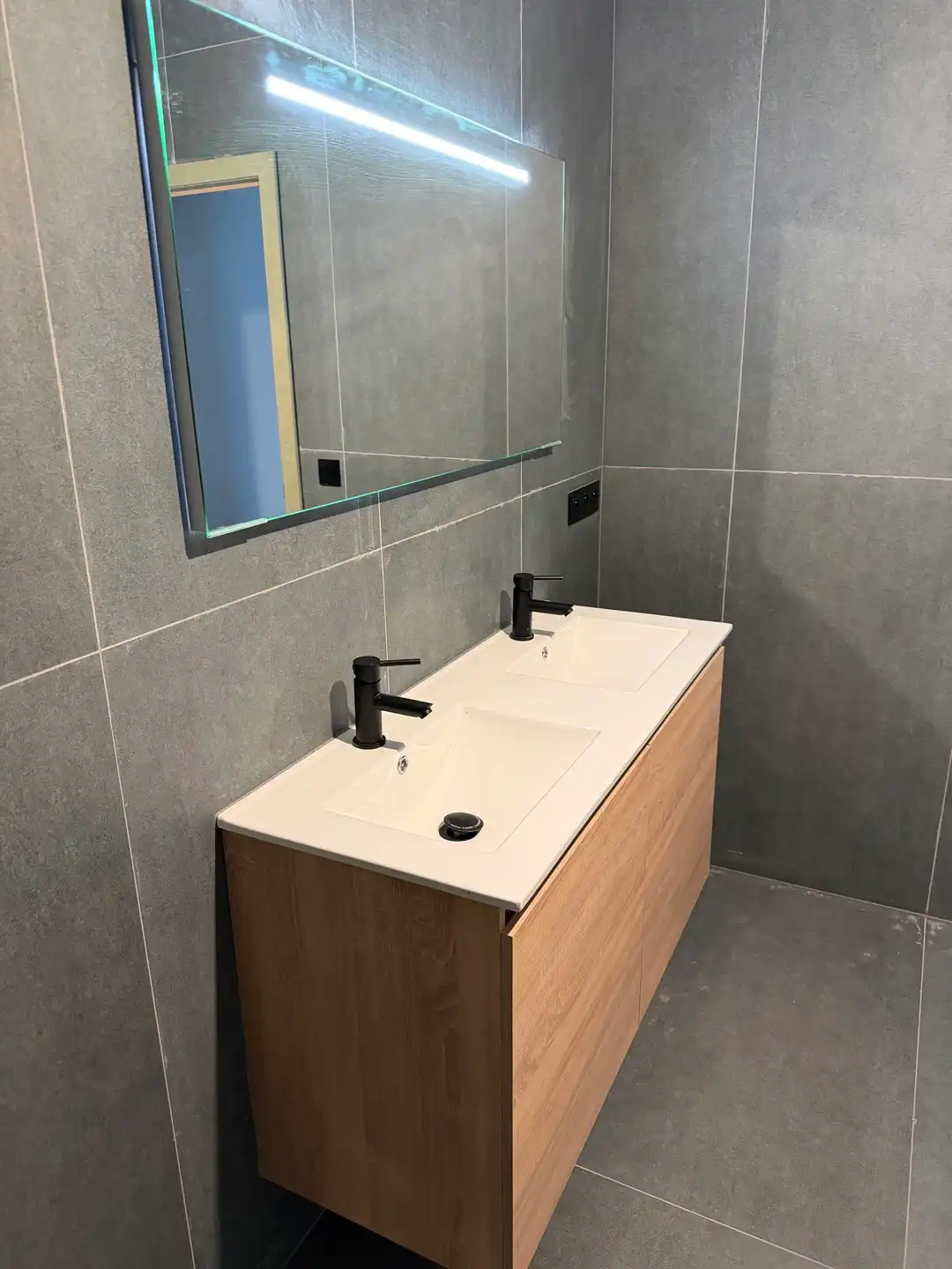 Nieuwbouw duplex met terras (zonder btw!) instapklaar foto 14
