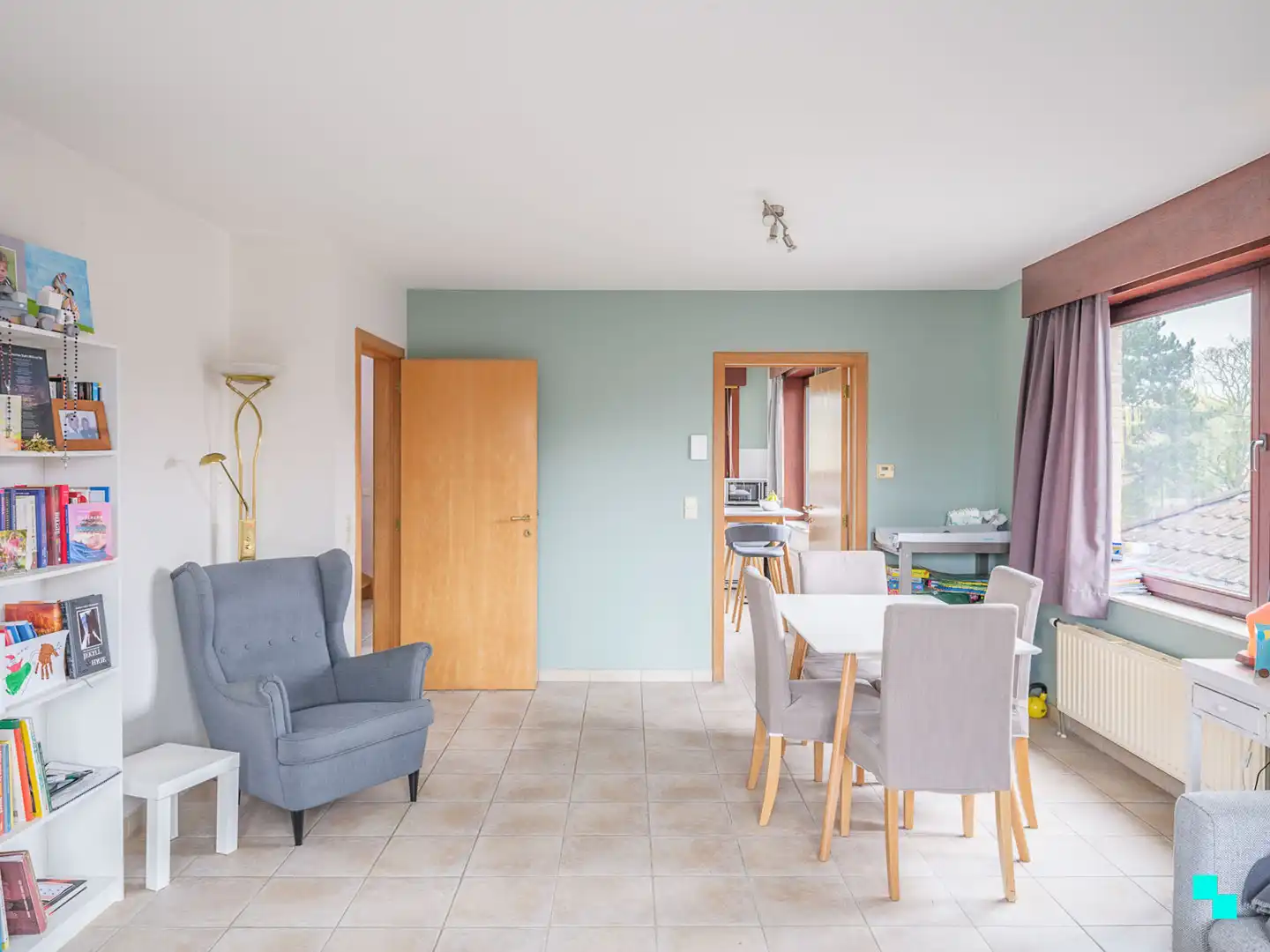 Twee slaapkamerappartement in het hart van Merelbeke foto {{pictureIndex}}