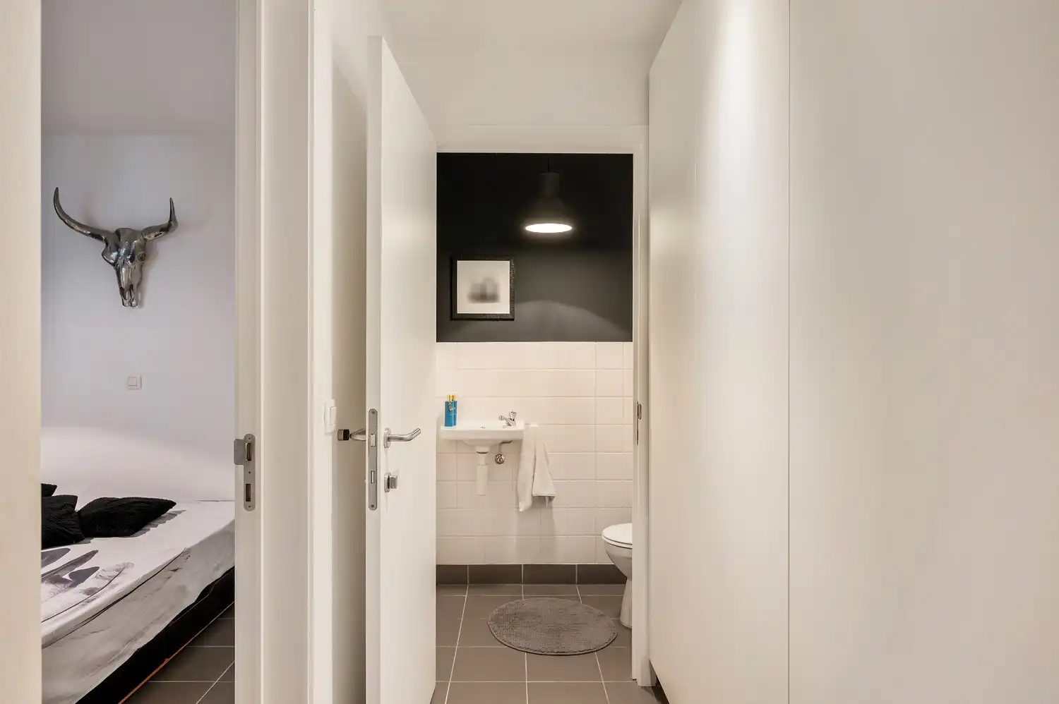 Instapklaar gelijkvloers appartement in het centrum van Beerzel. foto 24