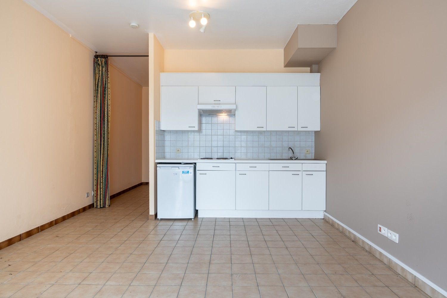 Gebouw met vergunning voor 3 appartementen en een handelspand foto 16