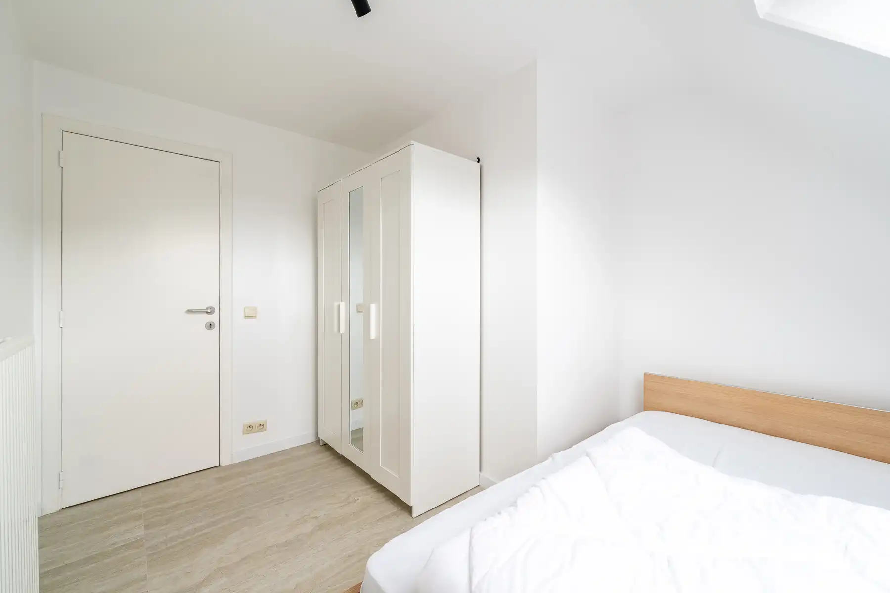 Rustig gelegen, gemeubelde bel-etage woning met garage  foto 22