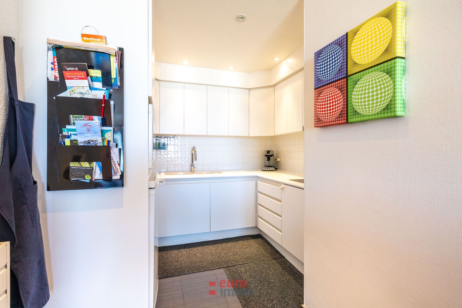 Centraal op de zeedijk gelegen appartement met 2 slaapkamers! foto 4