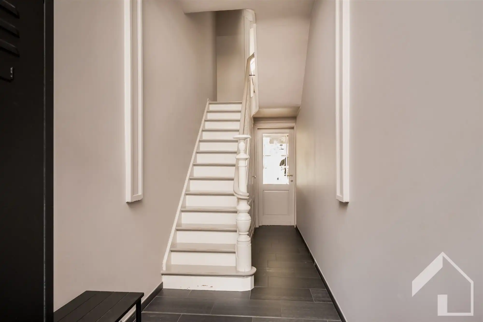 Comfortabele, ruime, instapklare woning met 5 slaapkamers foto 11