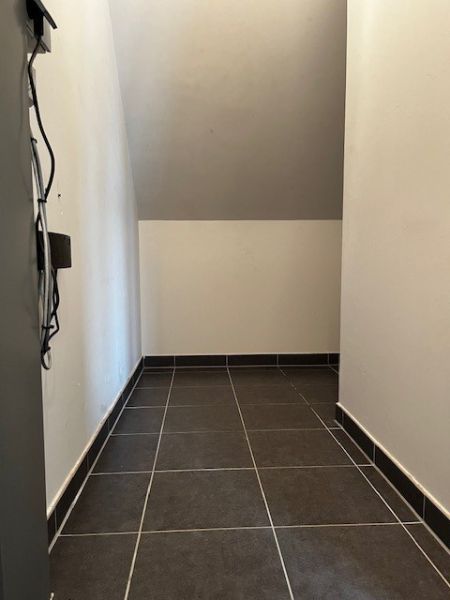 Appartement met 2 slaapkamers, autostaanplaats en grote berging foto 8
