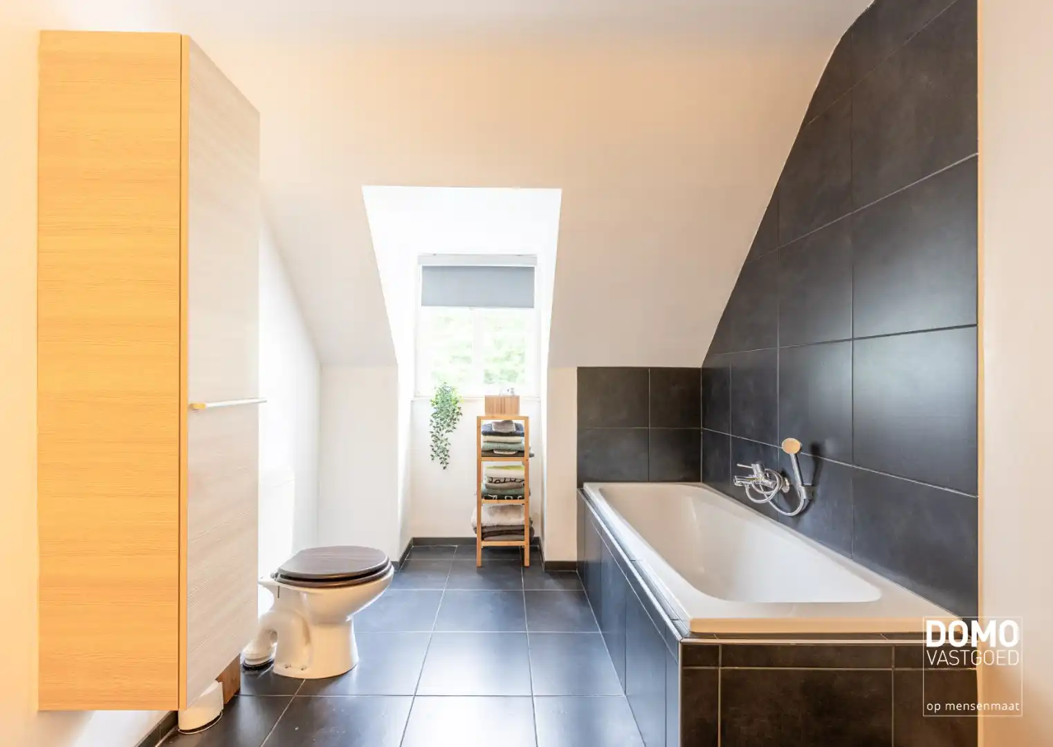 Landelijk wonen in stijl: instapklare pastorijwoning met prachtige tuin in Thiewinkel foto 13