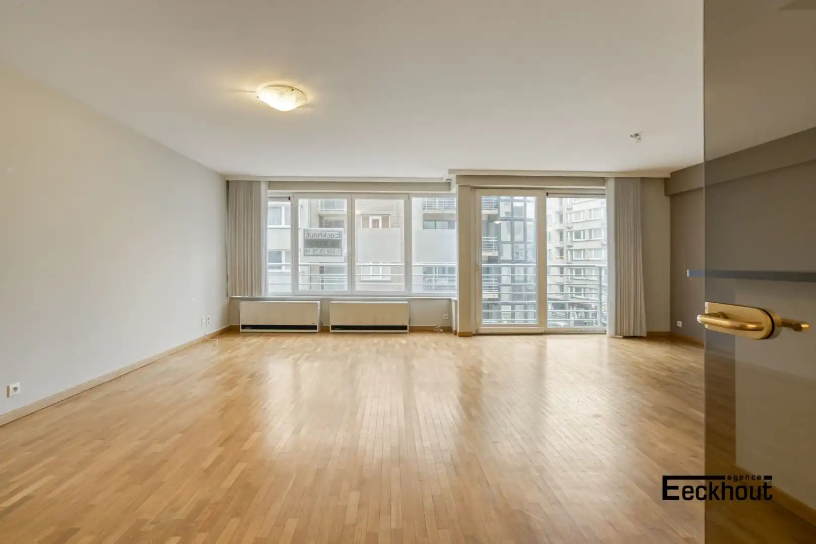 Instapklaar 2 slaapkamer appartement met lateraal zeezicht foto 6