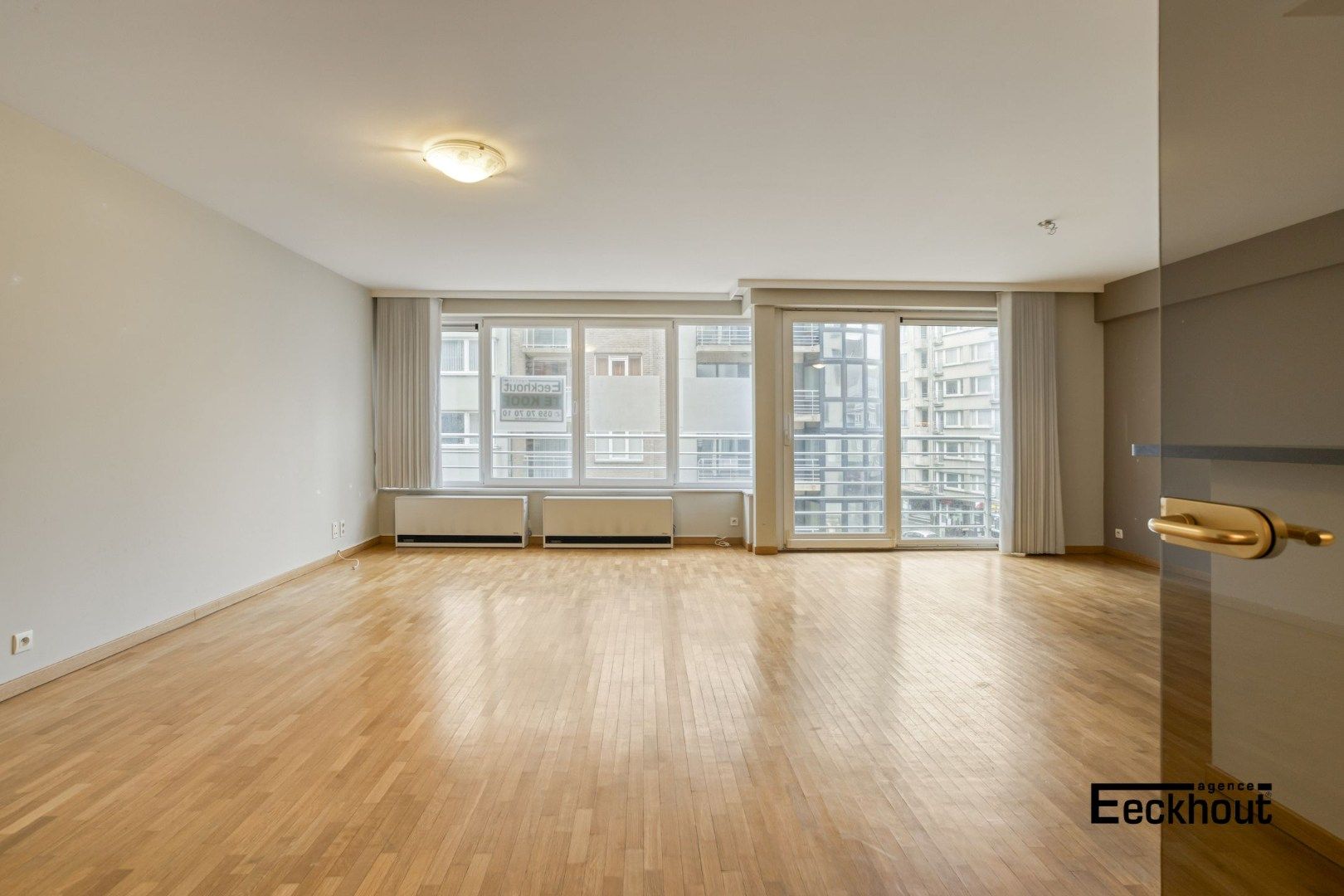 Instapklaar 2 slaapkamer appartement met lateraal zeezicht foto 6