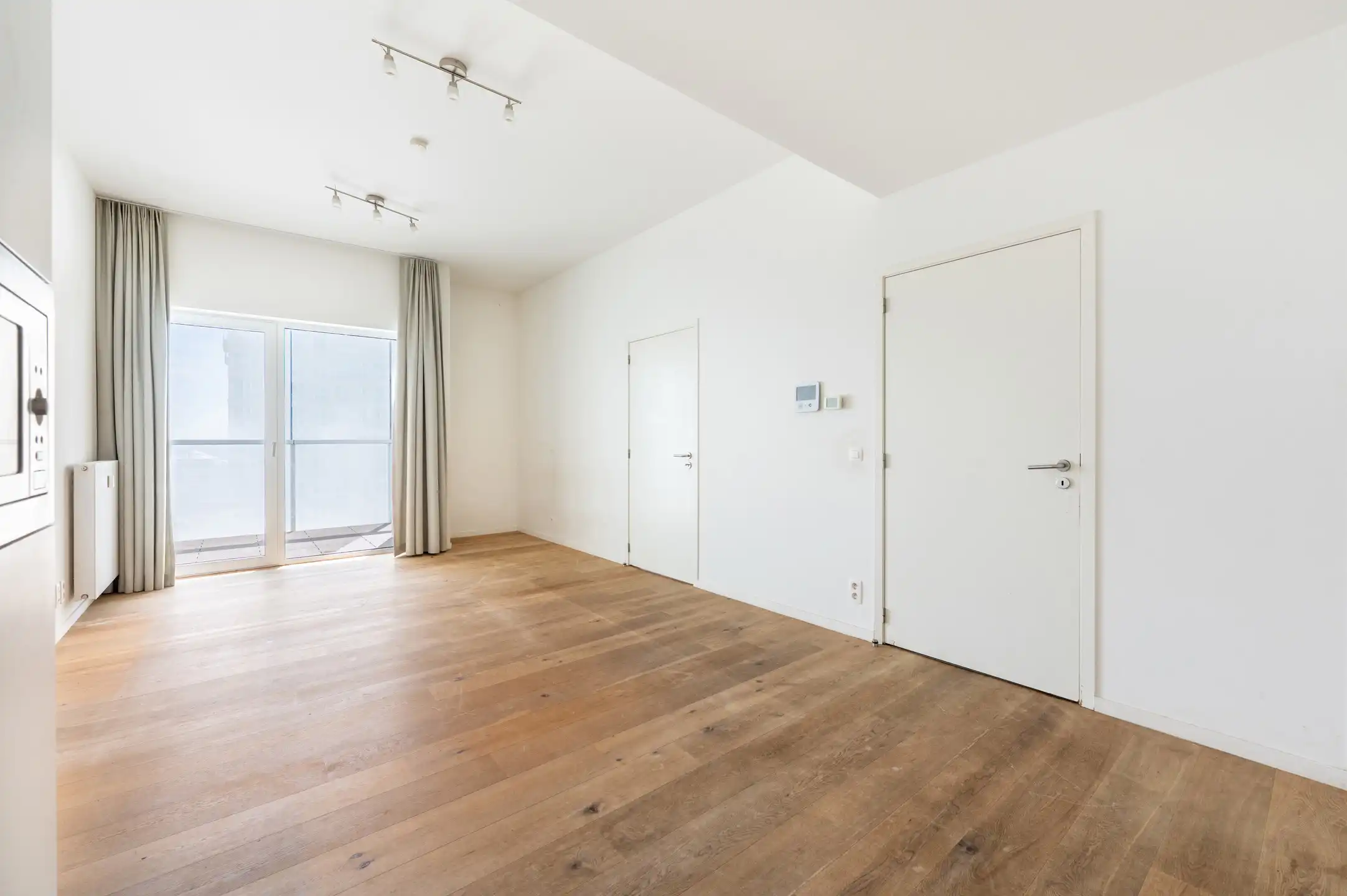 Lichtrijk appartement met terras en EPC A foto 5